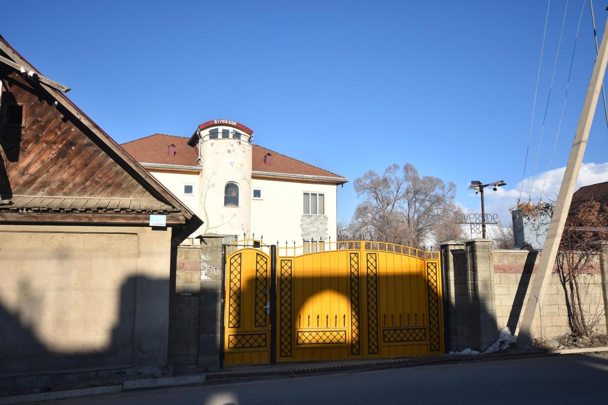 Riverside Karakol Kültér fotó